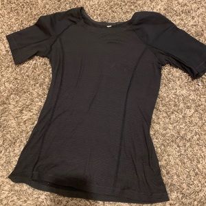 lululemon t-shirt